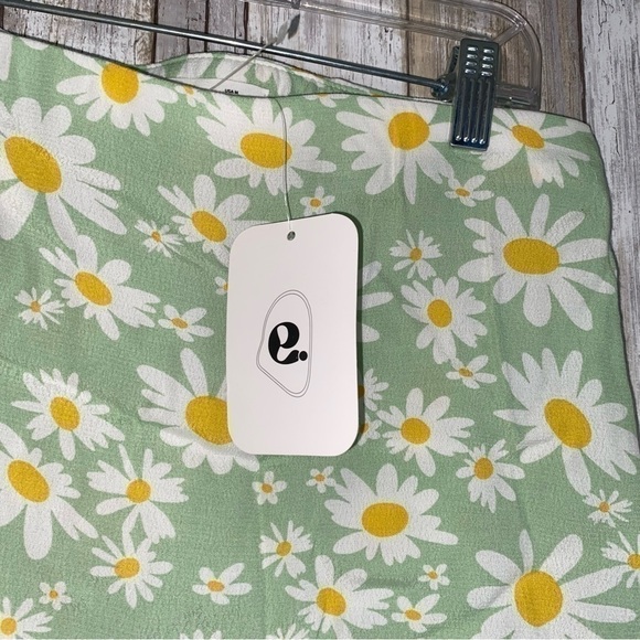 NWT Elodie Mint Daisy Mini Skirt - Picture 7 of 7